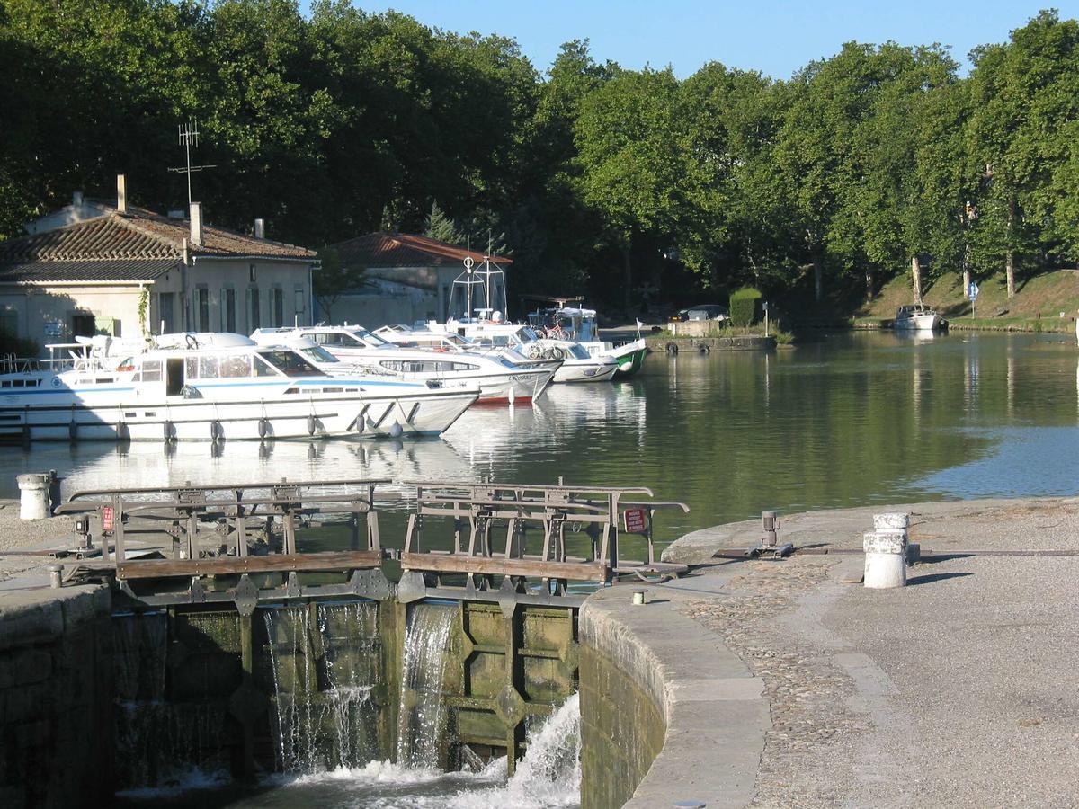 Le Bristol Appartement Canal & Chenier Canaldumidi カルカソンヌ エクステリア 写真